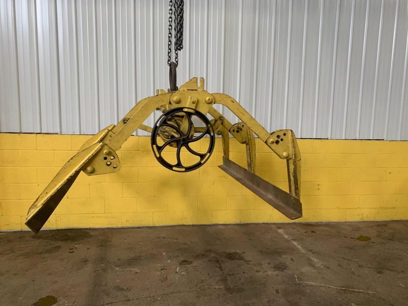 10,000 LBS X 60" WIDE C.F. ADJUSTABLE PARALLELOGRAM SHEET LIFTER: STOCK #13064