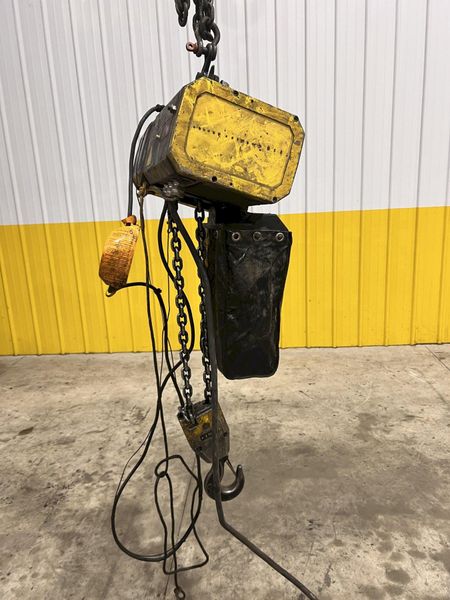2 TON R&M MODEL #ECB220PT16S CHAIN HOIST: STOCK #22448