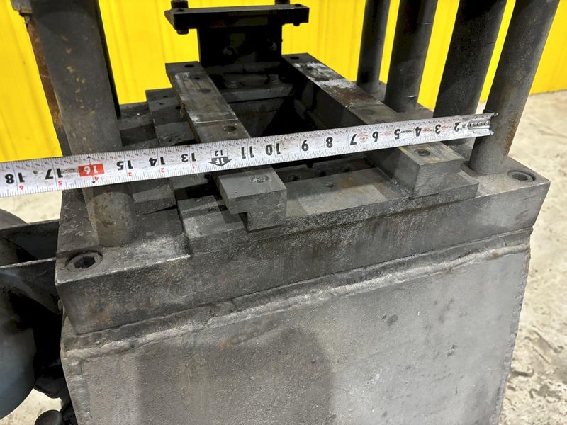 7 TON AIRAM 4-POST PNEUMATIC CUTOFF PRESS: STOCK #21825