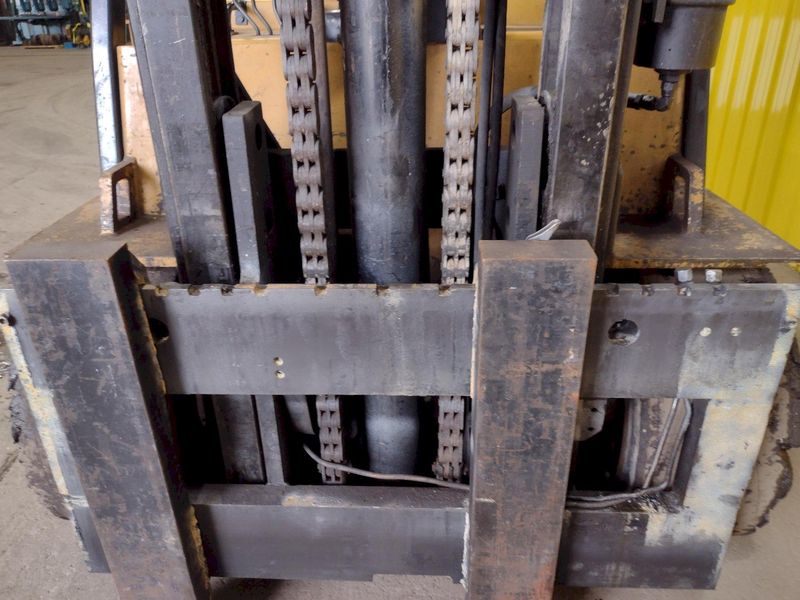12,500 LBS CAT MODEL T1250 LP-GAS FORKLIFT: STOCK #18141