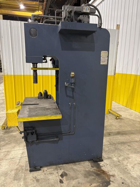 12 TON HANNIFIN MODEL #OFC-12C DYNA-QUIP HYDRAULIC C FRAME PRESS: STOCK #22192
