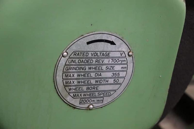 TONG IL TGUA-27 10.6″ X 41.3″ Universal Cylindrical Grinder w/ Acu-Rite III DRO