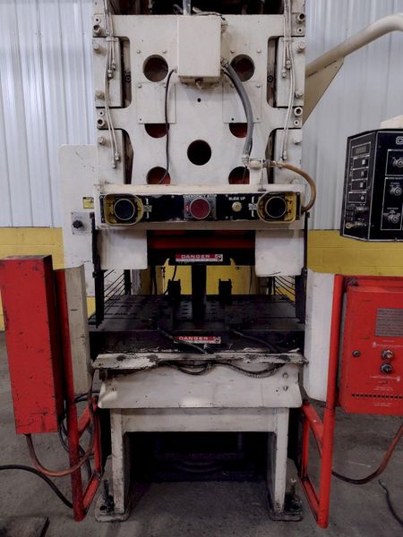 110 TON CINCINNATI MODEL #110 OBS HYDRAULIC C-FRAME PRESS, 10" STROKE: STOCK 15962