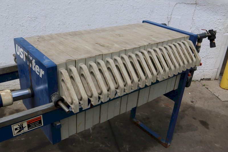 20 PLATE SIEMENS DEWATERING SYSTEMS FILTER PRESS: STOCK #70476