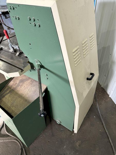 12" X 12" X 10 GAUGE CUSTOM HYDRAULIC CORNER NOTCHER: STOCK #77351