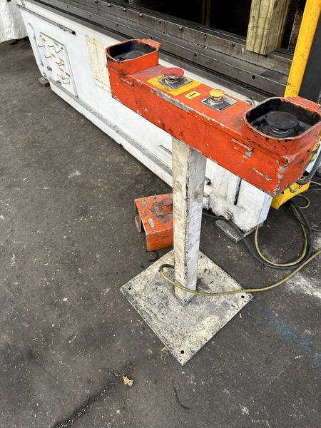 135 TON X 10' PACIFIC HYDRAULIC PRESS BRAKE: STOCK #77100
