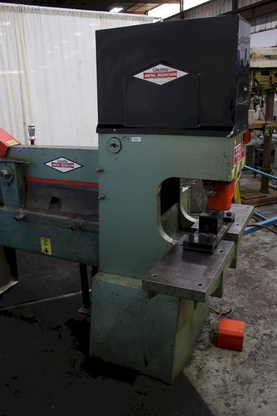 4" X 4" X 3/8" METAL MUNCHER HYDRAULIC IRONWORKER:  STOCK #75682