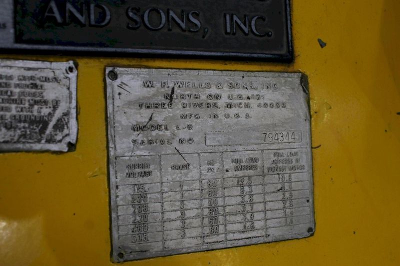 9" X 16" W F WELLS HORIZONTAL BAND SAW: STOCK #75562