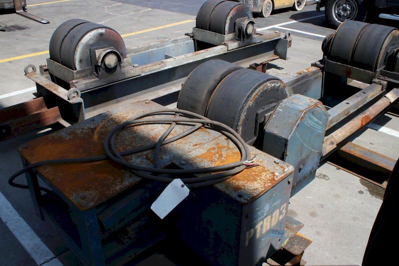 SET DRIVE AND IDLER TANK ROLLS: STOCK #75340