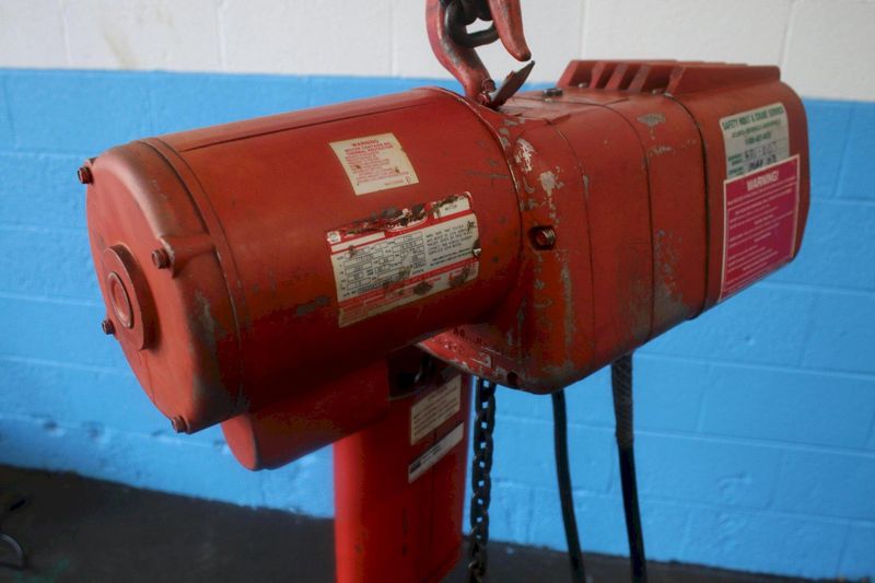 1000 LBS DAYTON SINGLE PHASE ELECTRIC HOIST: STOCK #75163