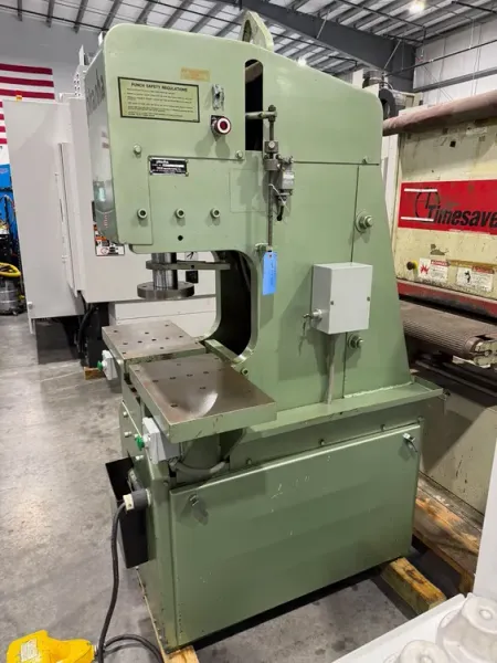 PIRANHA SEPP-65  65 TON Single End Punch Press Ironworker #8174