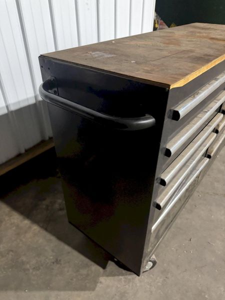10 DRAWER HUSKY TOOL CART CABINET WITH CASTERS: STOCK 16463