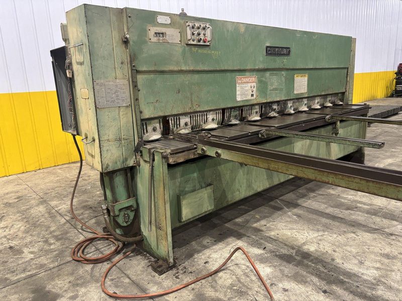 10' x 1/4" CINCINNATI MODEL #2H10 HYDRAULIC POWER SHEAR: STOCK #22535