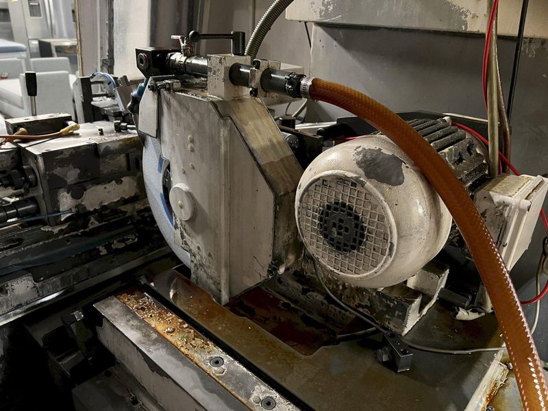 Studer S20 CNC Plain Cylindrical Grinder with Combination Plain/Angle Wheel Head.