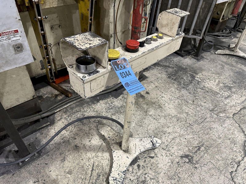 440 TON KOMATSU SSSC STAMPING PRESS