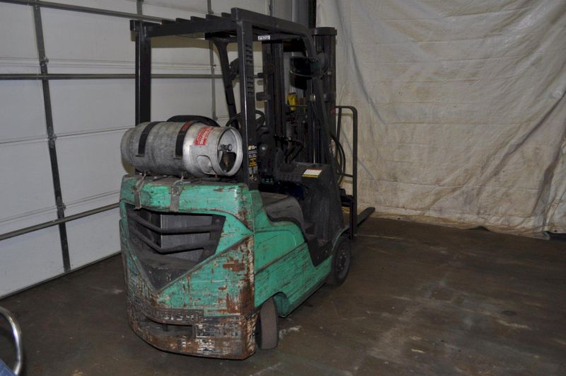 2500 LB Mitsubishi LP Forklift