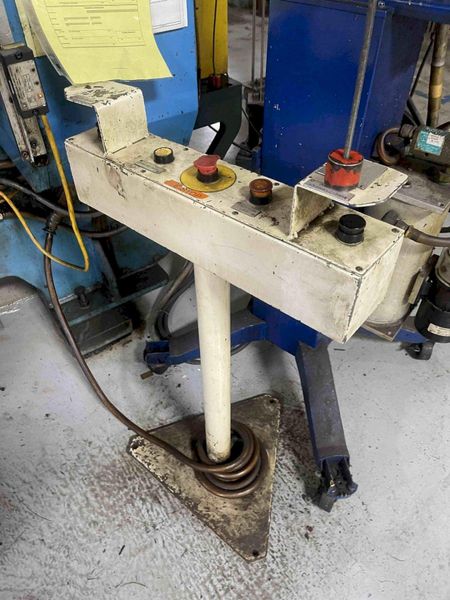 176 TON LAUFFER HYDRAULIC PRESS