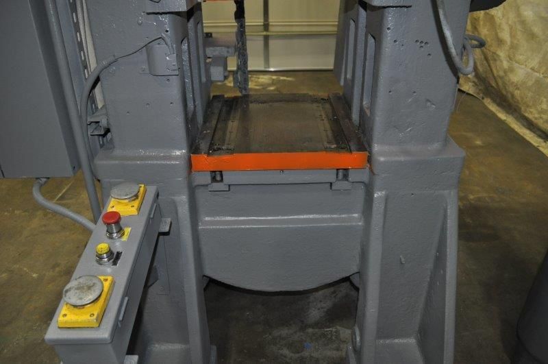 400 TON MINSTER KNUCKLE JOINT PRESS