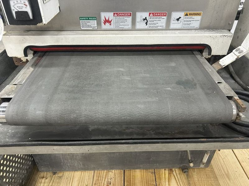 Timesavers Lynx 37MWT-DD-60 37″ 2-Head Wet Wide Belt Sander Deburring & Finishing Machine