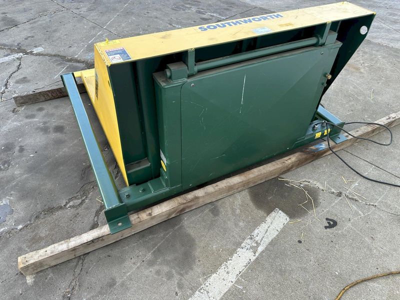 2000 LBS SOUTHWORTH MODEL # ZTU2-85 CONTAINER TILTER: STOCK #78553