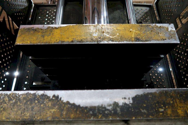 63 TON YANGLI 2018 GAP FRAME HYDRAULIC PRESS