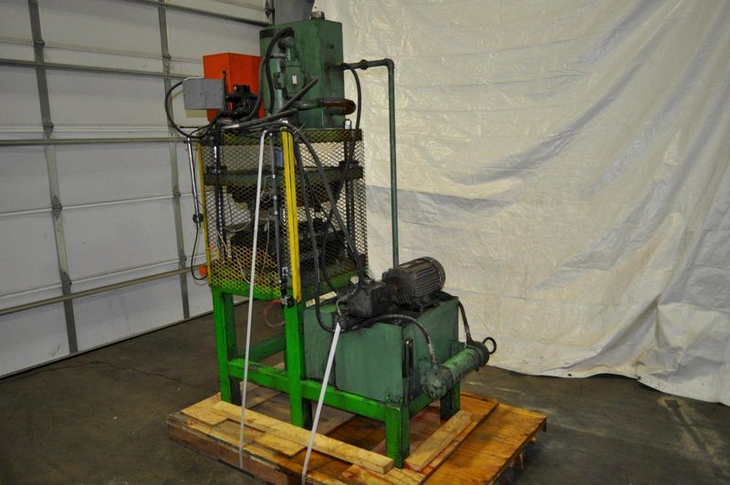 25 TON NINGBO BEILUN HYDRAULIC PRESS