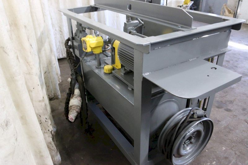 100 TON FABRILINE HYDRAULIC FLANGE PUNCH & HYDRAULIC TANK : STOCK #69703