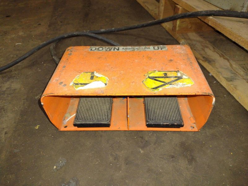 2,000 LBS X 24" X 48" AMERICAN MODEL #P36-020 HYDRAULIC SCISSOR LIFT TABLE, SINGLE PHASE 115V: S