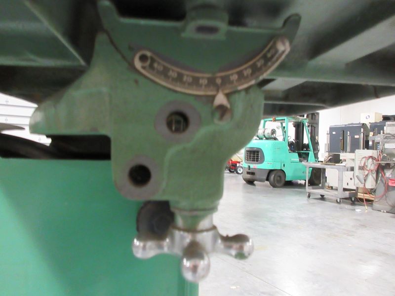 Rockwell/Delta 28-380, 14" Wood and Metal Cutting Vertical Bandsaw- Auction Item