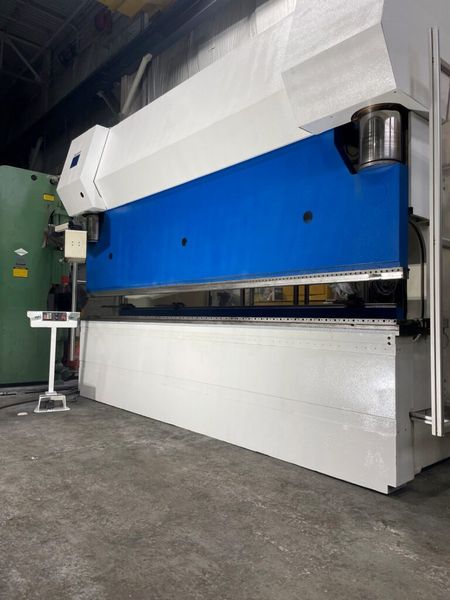 Trumpf Trumabend V320 352 Ton x 14′ CNC Hydraulic Press Brake