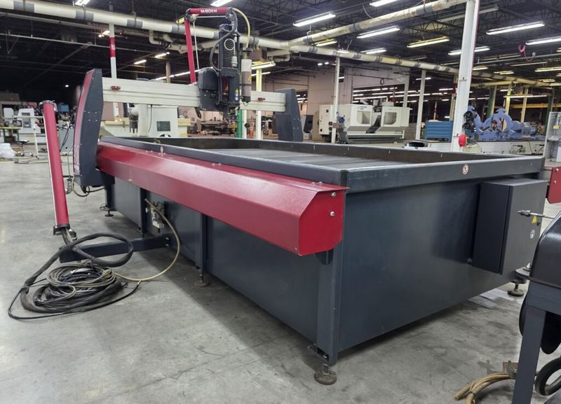 Omax Maxiem 1530 5′ x 10′ 5 Axis CNC Waterjet (A Jet Head)