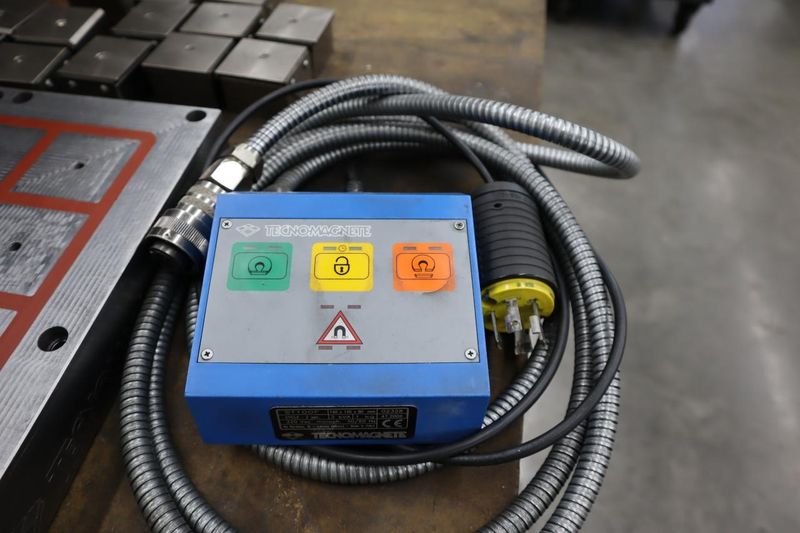 Tecnomagnete Electronic Magnetic Workholding Chuck with Control and Magnetic Blocks, 14" x 16" Base- Auction Item