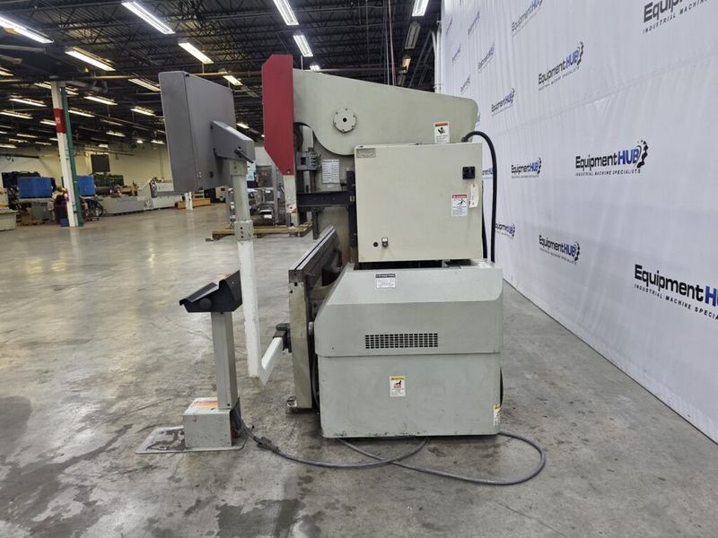 Accurpress 710010 100 Ton x 10′ 3-Axis CNC Hydraulic Press Brake