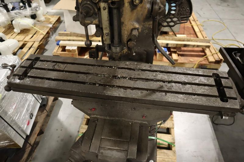 Bridgeport Series I Vertical Knee Mill, Variable Speed, 9"x42" Table, 2 HP- Auction Item