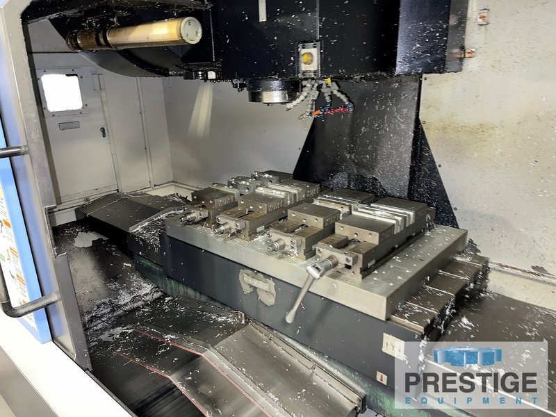 Doosan DNM 500, X-40", Y-20", 47" x 21" Table, 8,000 RPM, CAT #40, Fanuc i CNC, 30 ATC, 2010, #32479