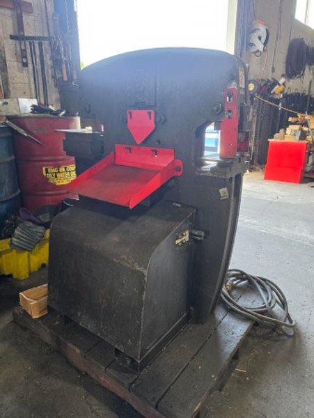 4" x 4" x 1/4", EDWARDS, 55 Ton, Hydraulic, 5 HP, 3 phase, notcher, 2014