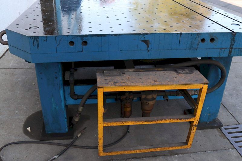 79' X 79' X 7-1/2' SET UP TABLE: STOCK #65390