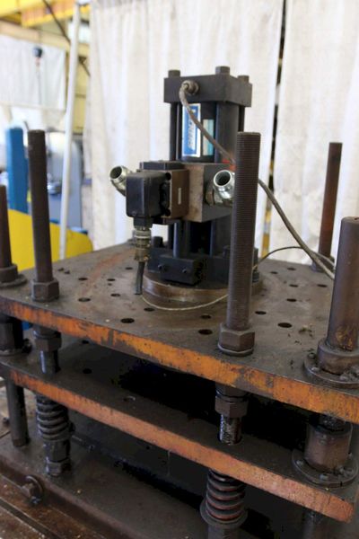 TON ARDCOR HYDRAULIC CUTOFF PRESS: STOCK 67953