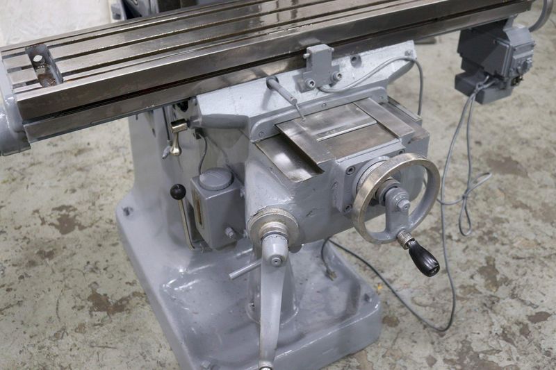 1-1/2 HP MAXMILL VERTICAL RAM TYPE MILL: STOCK #72641