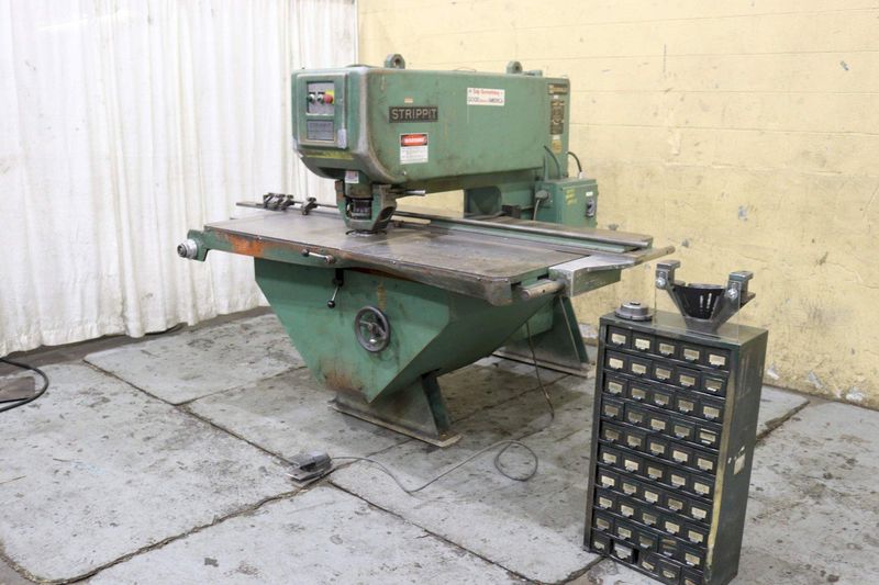 30 TON STRIPPIT 30/30 SINGLE END PUNCH: STOCK #72586