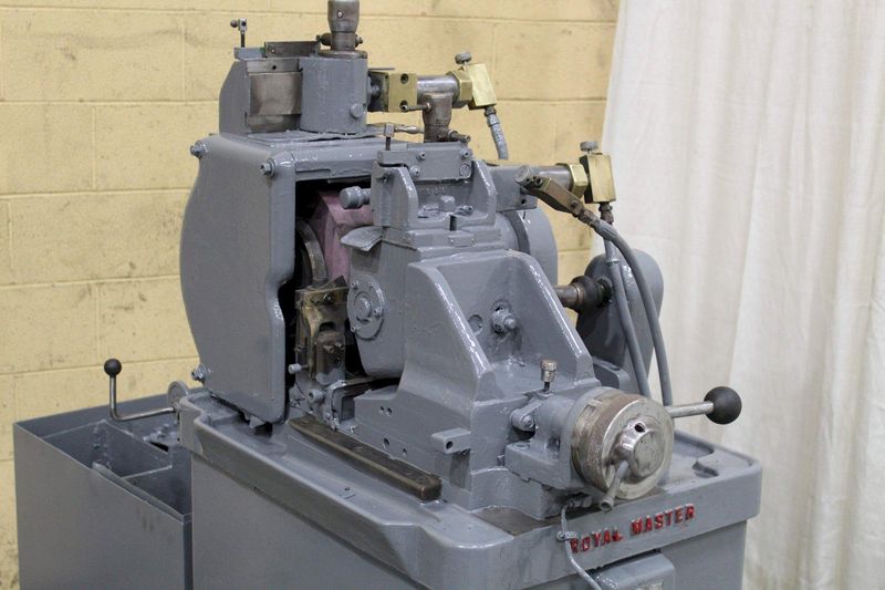 ROYAL MASTER CENTERLESS GRINDER: STOCK #71711
