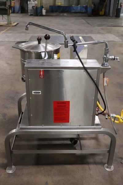 Groen TDH-20 5-Gallon / 20-Quarts Jacketed Natural Gas Tilting Kettle