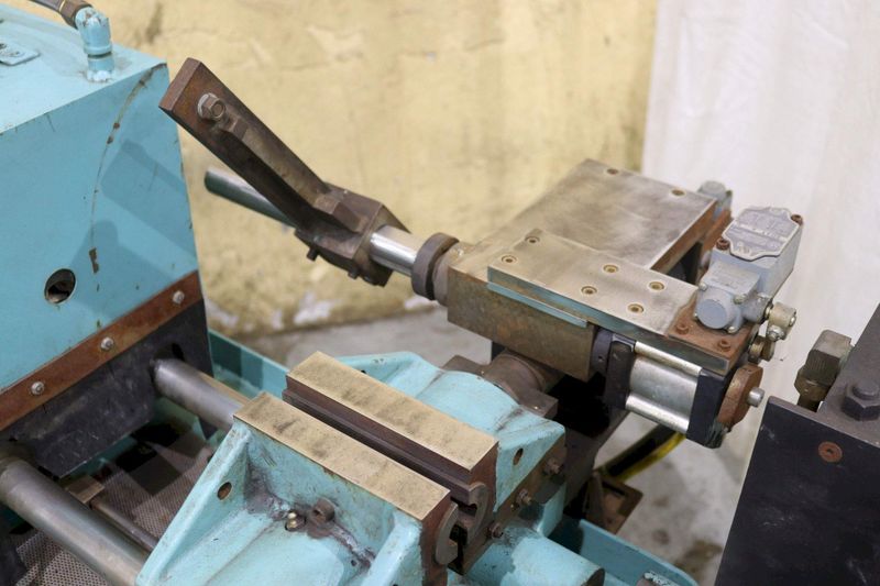 KEY MODEL #RC-20 THREAD ROLLER: STOCK #72601