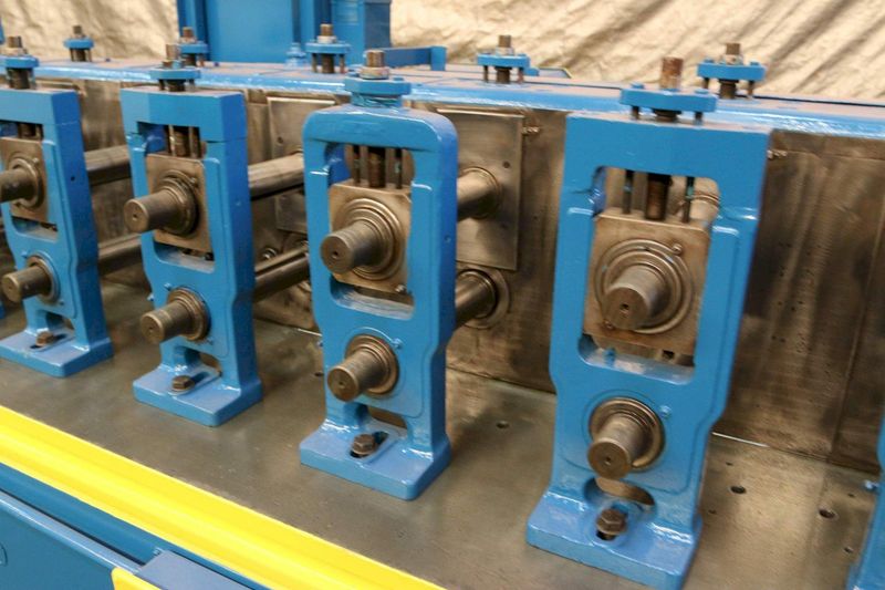 10 STAND X 2.5' TISHKEN MODEL 10HW2-1/2 ROLLFORMER: STOCK #69300