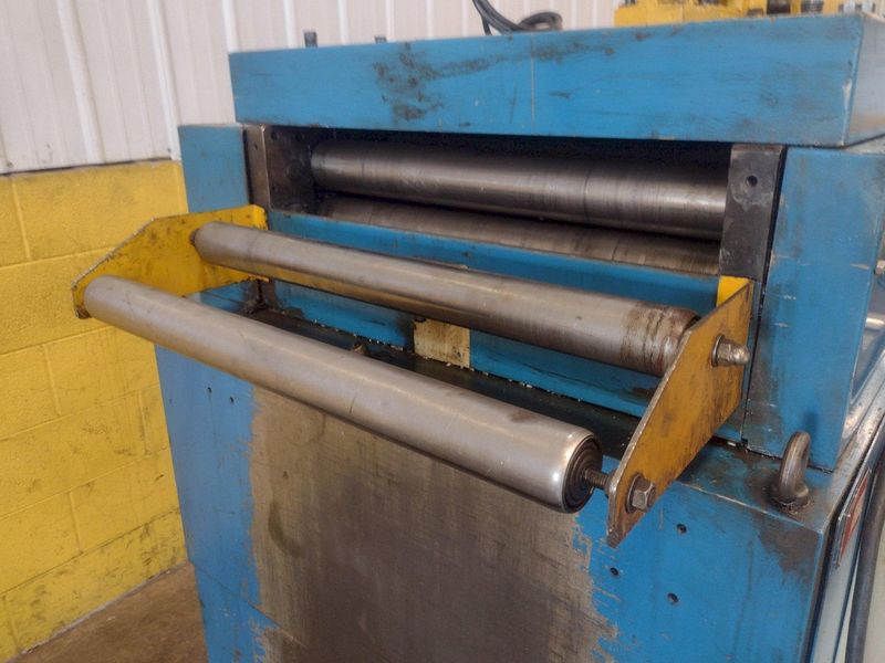 31" x .090" DIMECO MODEL #1676EVV 7 ROLL POWERED STRIP STRAIGHTENER WITH PEELER ARM: STOCK 17225