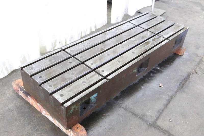 87-1/2' X 23-1/2' X 10' T SLOTTED FLOOR PLATE: STOCK #65397