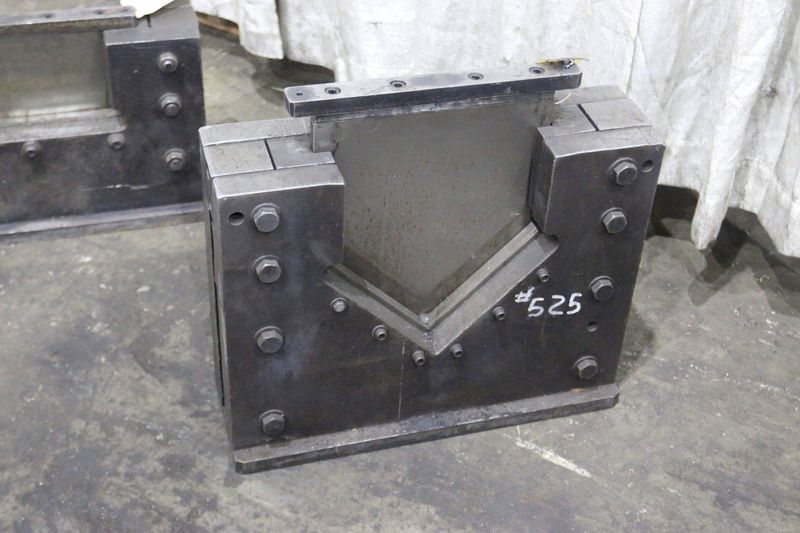 150 TON WHITNEY MODEL 765 HYDRAULIC ANGLE, BAR, FLATS, AND CHANNEL SHEAR: STOCK #65195