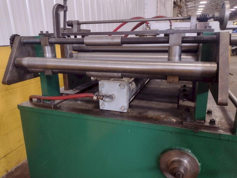 24" TRIAD DESIGN & MFG FEEDER: STOCK #17013