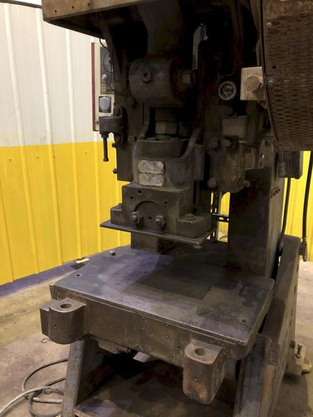 60 TON L & J MODEL #60 OBI FLYWHEL PRESS, 4" STROKE: STOCK #15363