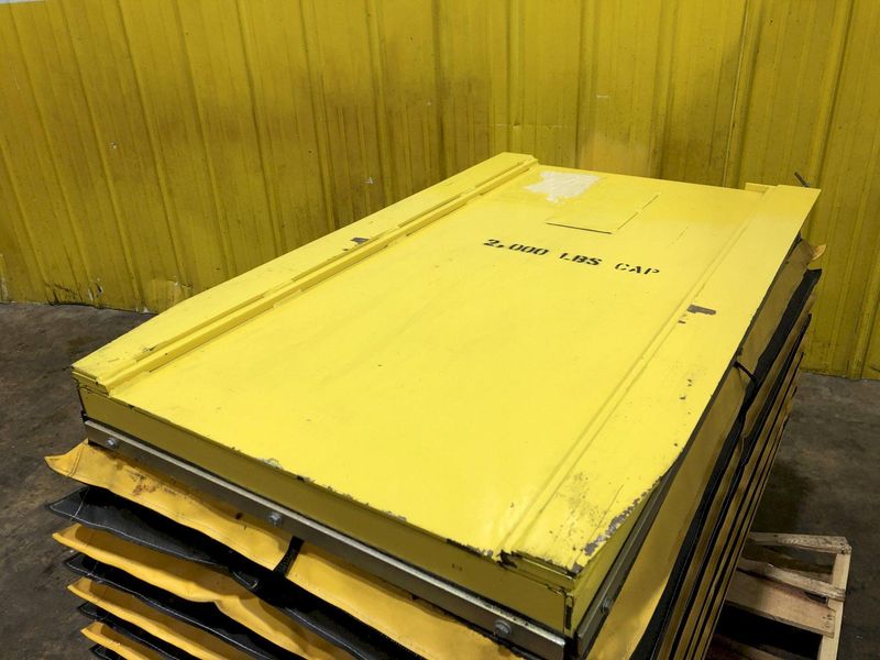 1,500 LBS TOPPER INDUSTRIAL MODEL D-MD/LR PNEUMATIC AIR LIFT TABLE: STOCK #17581